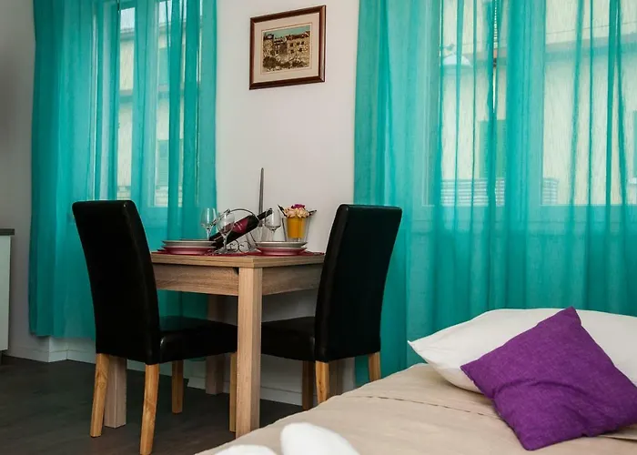 Simone * スプリト